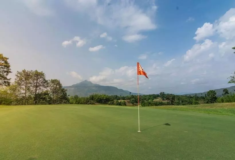 ホテル Pakse Golf Resort