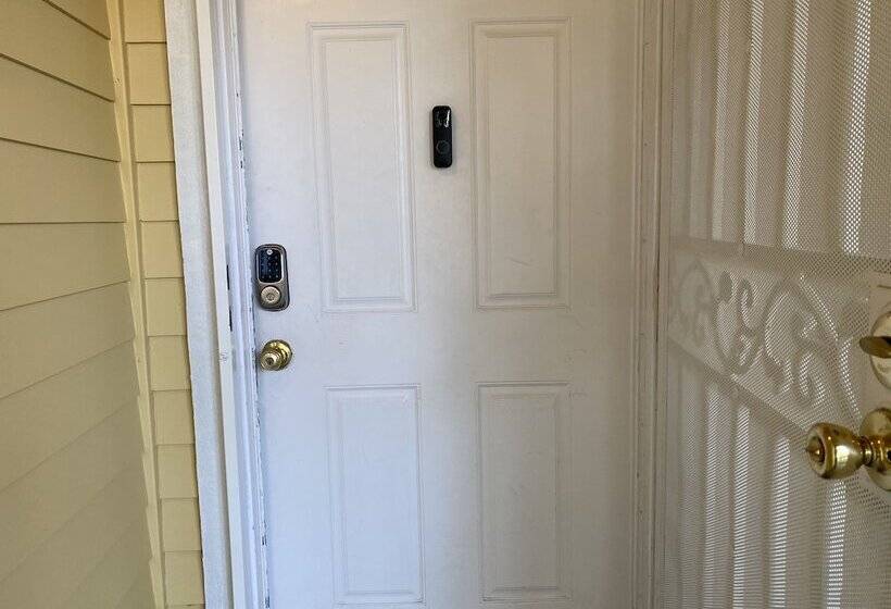 هاستل Whole Family Wholestyl