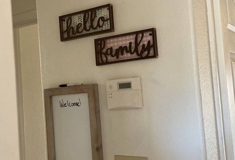 هاستل Whole Family Wholestyl