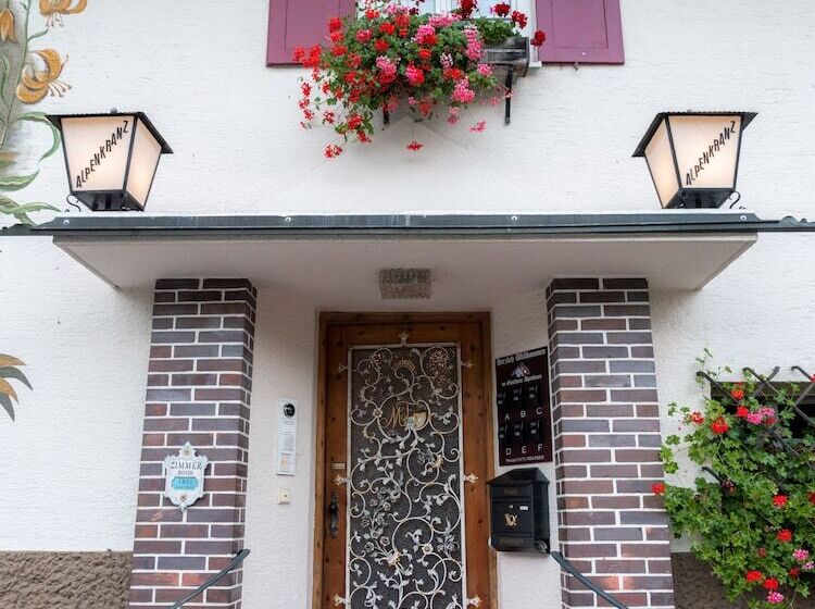 تختخواب و صبحانه Gästehaus Alpenkranz