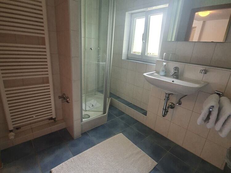 تختخواب و صبحانه Gästehaus Alpenkranz