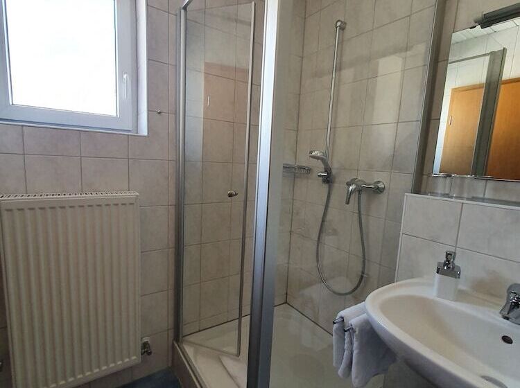 تختخواب و صبحانه Gästehaus Alpenkranz