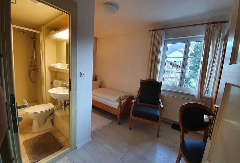 تختخواب و صبحانه Gästehaus Alpenkranz