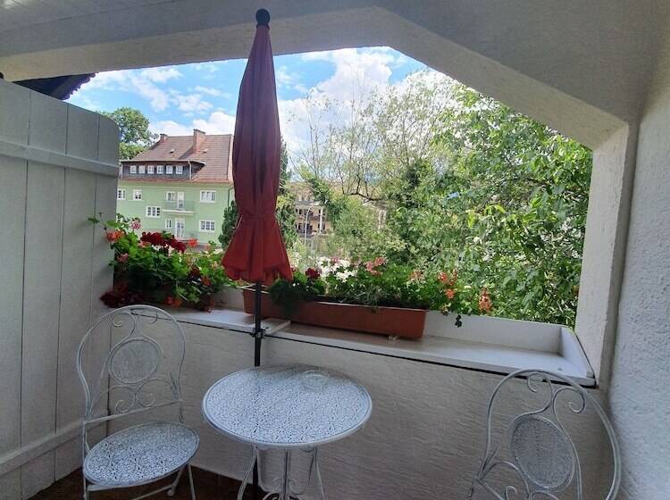 تختخواب و صبحانه Gästehaus Alpenkranz