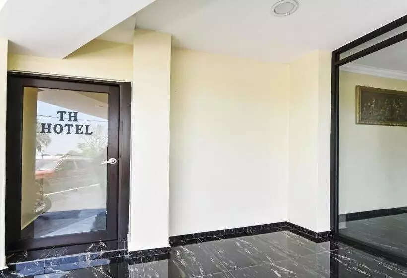 Hotelli Oyo 90445 Th