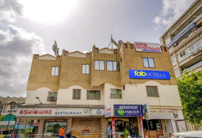 Fabhotel Silver Palace