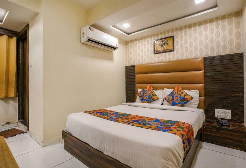 Fabhotel Silver Palace