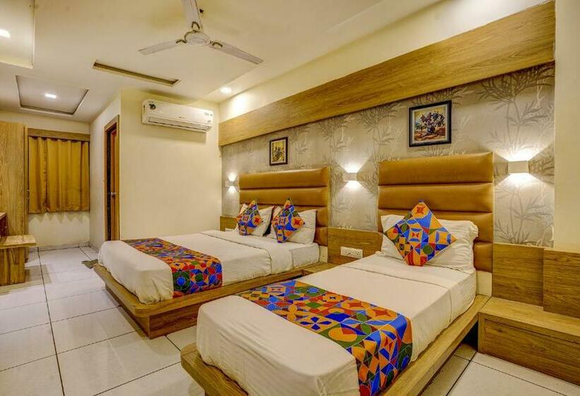 Fabhotel Silver Palace