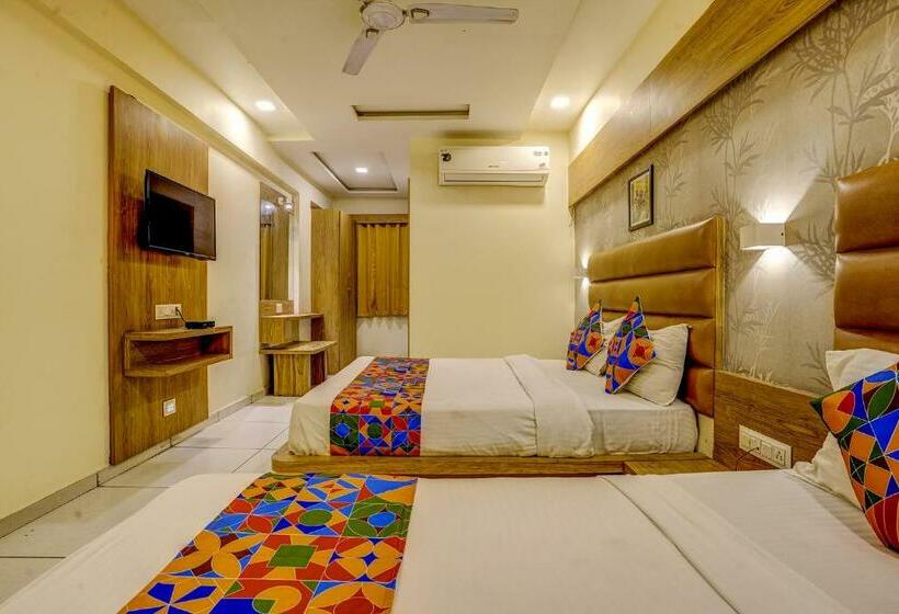 Fabhotel Silver Palace