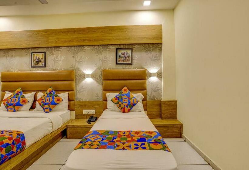 Fabhotel Silver Palace