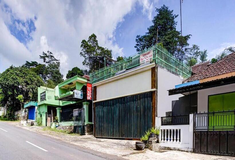 هتل Spot On 90879 Ara Predator Funpark