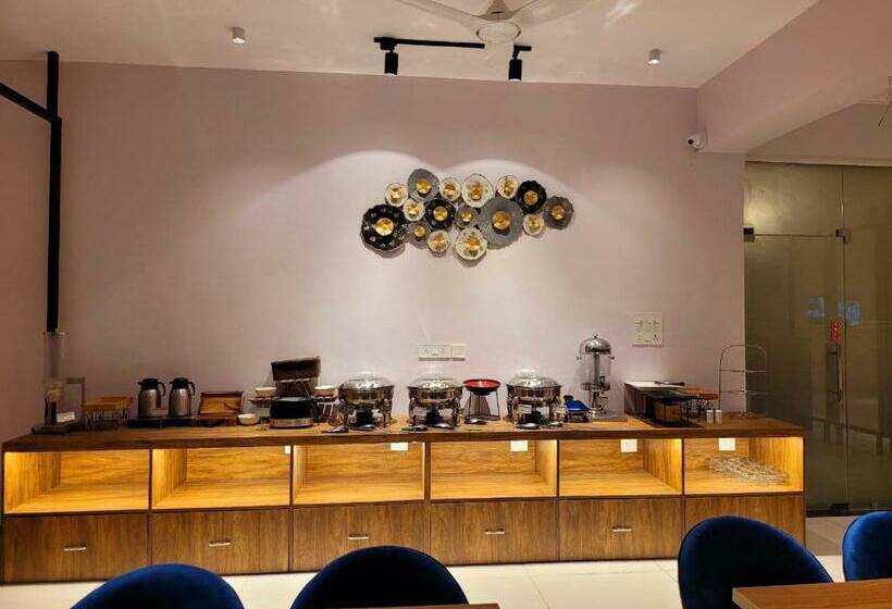 Stiltstay Hotel, Greater Noida