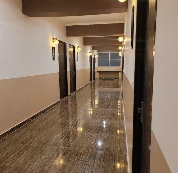 Stiltstay Hotel, Greater Noida
