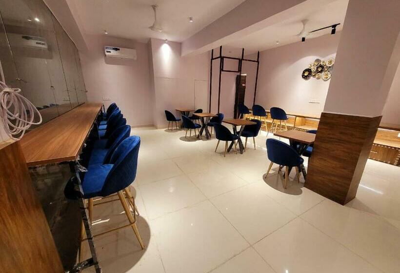 Stiltstay Hotel, Greater Noida