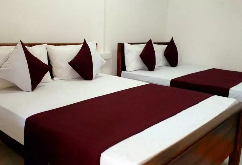پانسیون Meegahapokuna Resort