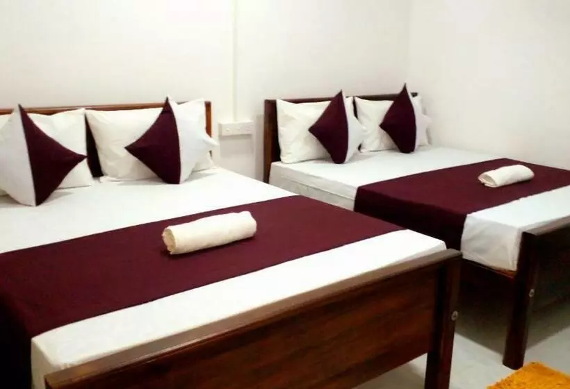 پانسیون Meegahapokuna Resort