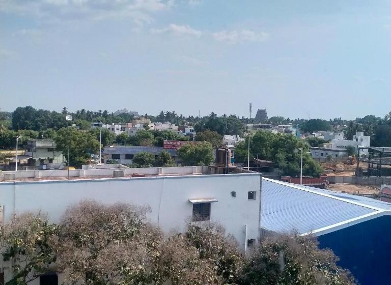 בית מלון כפרי Jb Residency