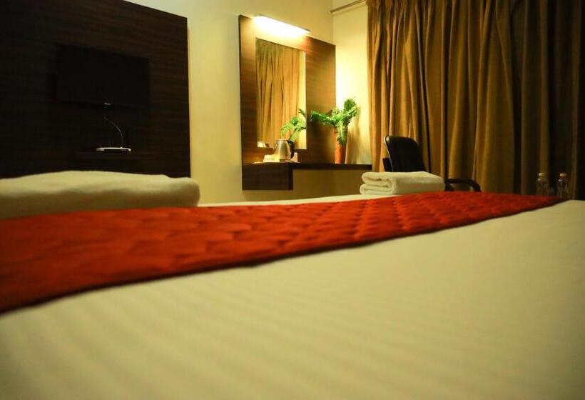 בית מלון כפרי Jb Residency