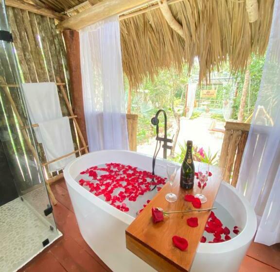 فندق Nuscaa Boutique Tree House & Spa