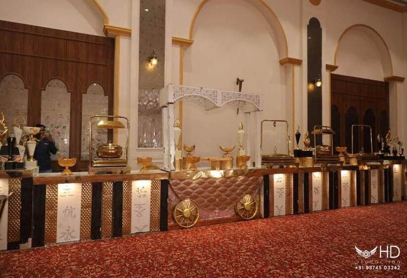 בית מלון כפרי Ratna Vilas Palace