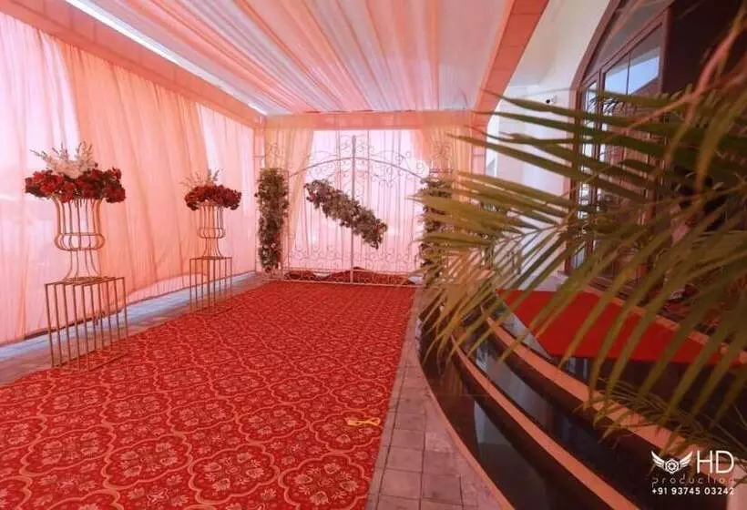 ホテル Ratna Vilas Palace