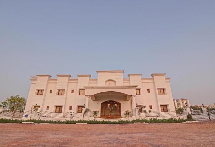 בית מלון כפרי Ratna Vilas Palace