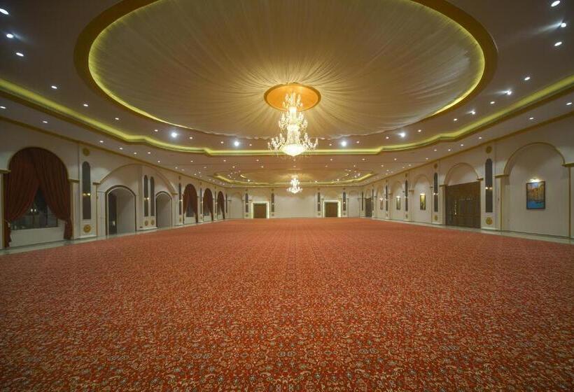 בית מלון כפרי Ratna Vilas Palace