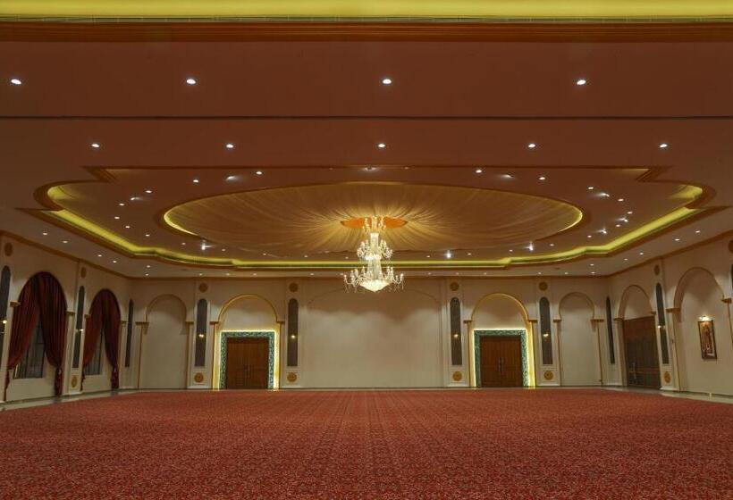 בית מלון כפרי Ratna Vilas Palace