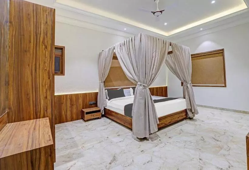 ホテル Ratna Vilas Palace