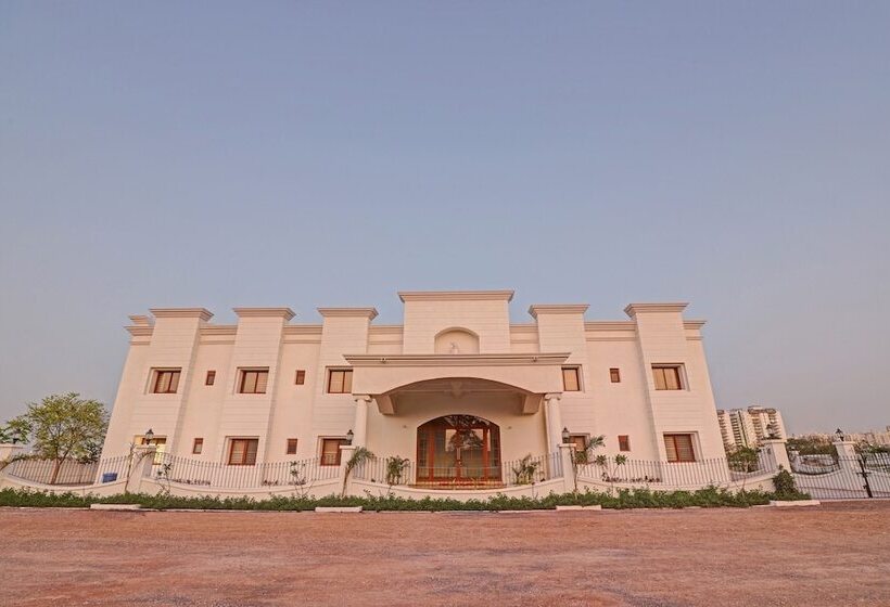 בית מלון כפרי Ratna Vilas Palace