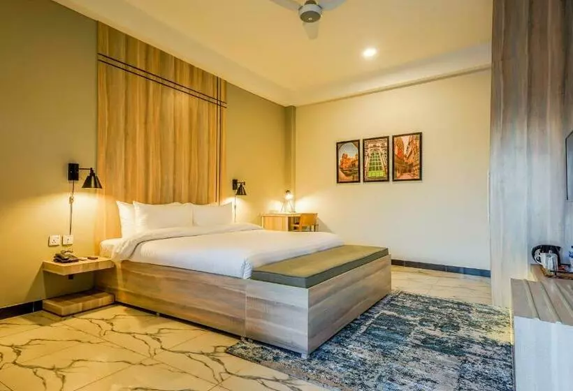 هتل Roomy Crossroads, Peshawar