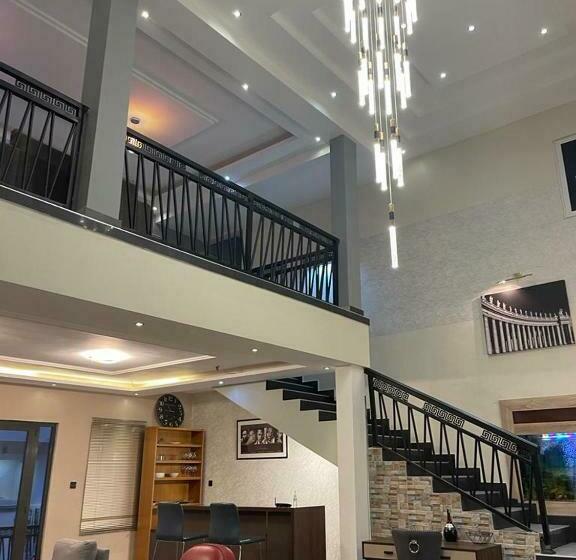 Pensão Alanval Suites