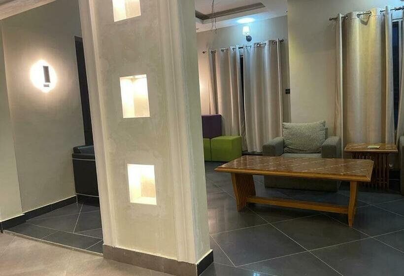 Pensão Alanval Suites