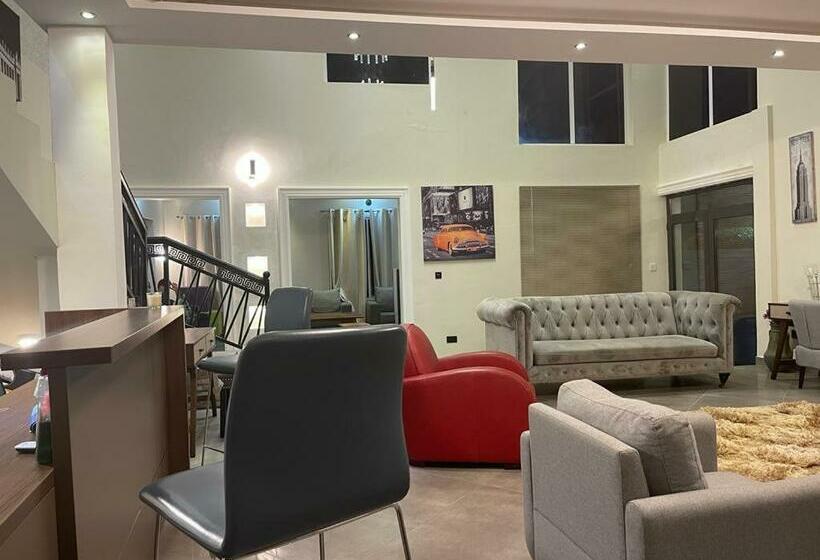 Pensão Alanval Suites