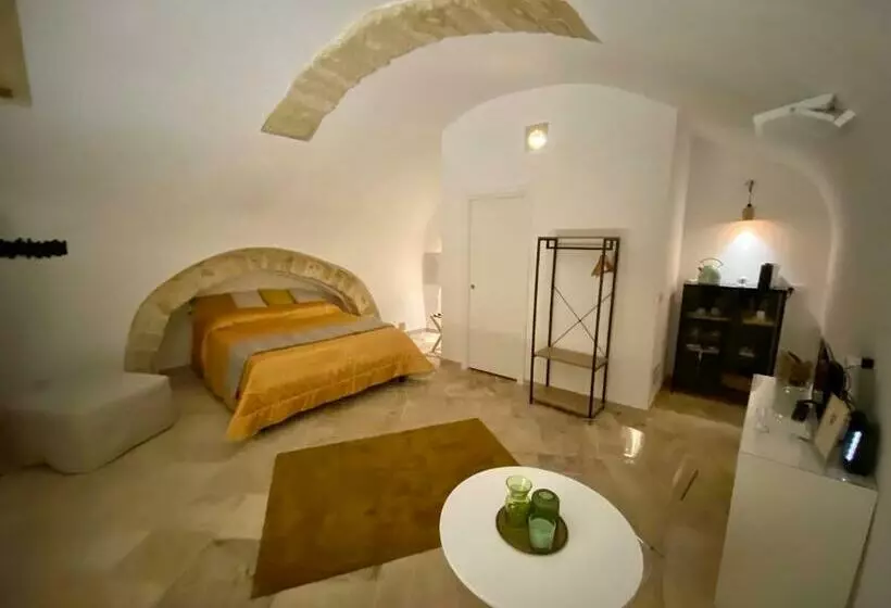 تختخواب و صبحانه Number 12 Bari