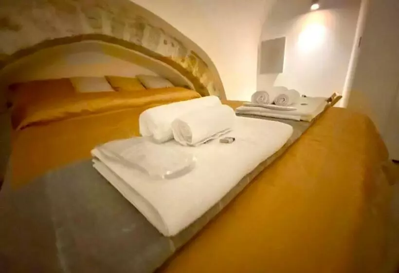 تختخواب و صبحانه Number 12 Bari