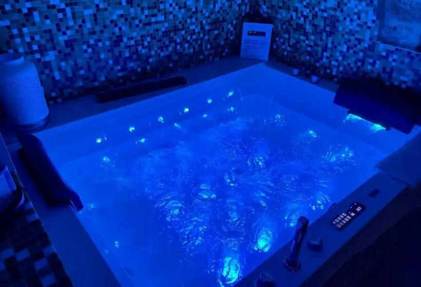 تختخواب و صبحانه Number 12 Bari