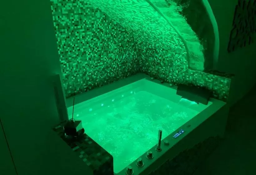 تختخواب و صبحانه Number 12 Bari