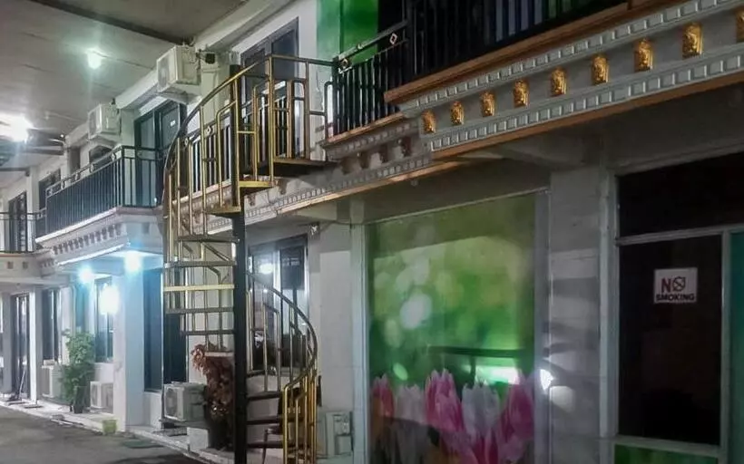 هتل Citra Green House Syariah Near Universitas Tulungagung