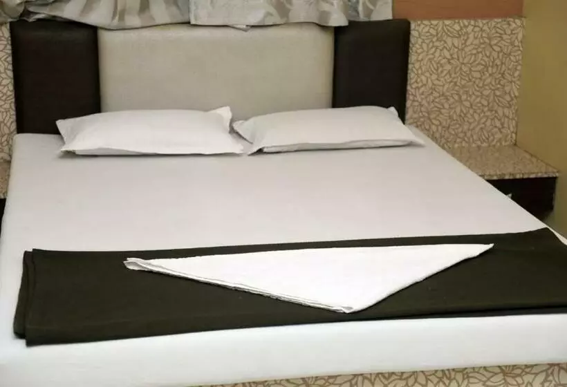 ホテル Sanket Regency, Miraj