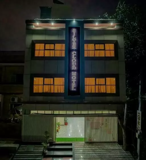 ホテル Silver Cloud