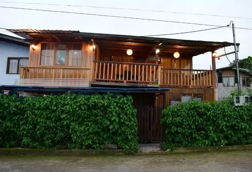 ペンション Hostal Los Farolitos