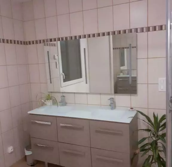 Aamiaismajoitus (B&B) Eclosion De Lumière