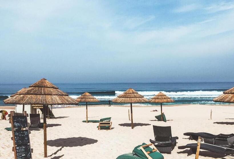 تختخواب و صبحانه The Far End Surf House   Breakfast Included Eco Surf Villa  5 Km From Beach