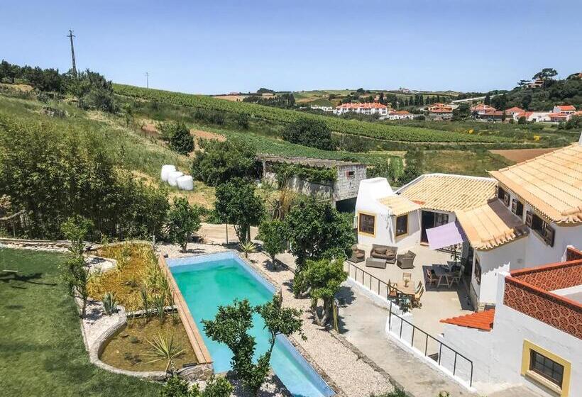 تختخواب و صبحانه The Far End Surf House   Breakfast Included Eco Surf Villa  5 Km From Beach