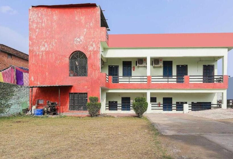 Hotel Oyo 85701 Chitrarth And Party Lawn