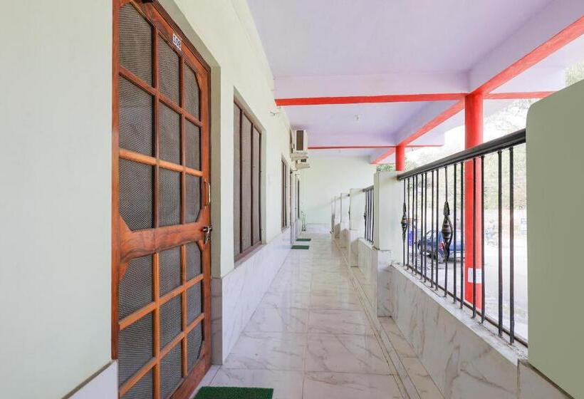 Hotel Oyo 85701 Chitrarth And Party Lawn