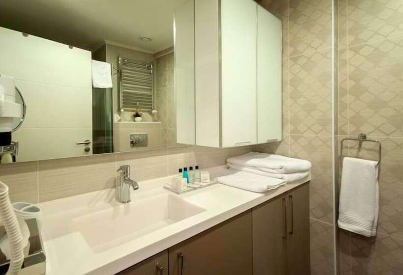 בית מלון כפרי Arwi̇n