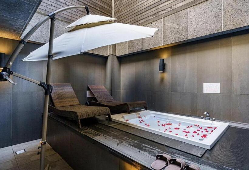 בית מלון כפרי Adlige