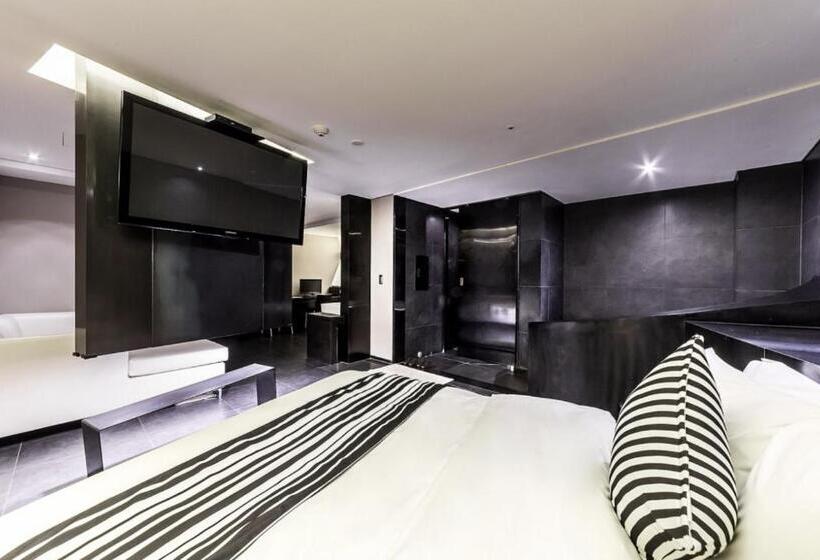 בית מלון כפרי Adlige